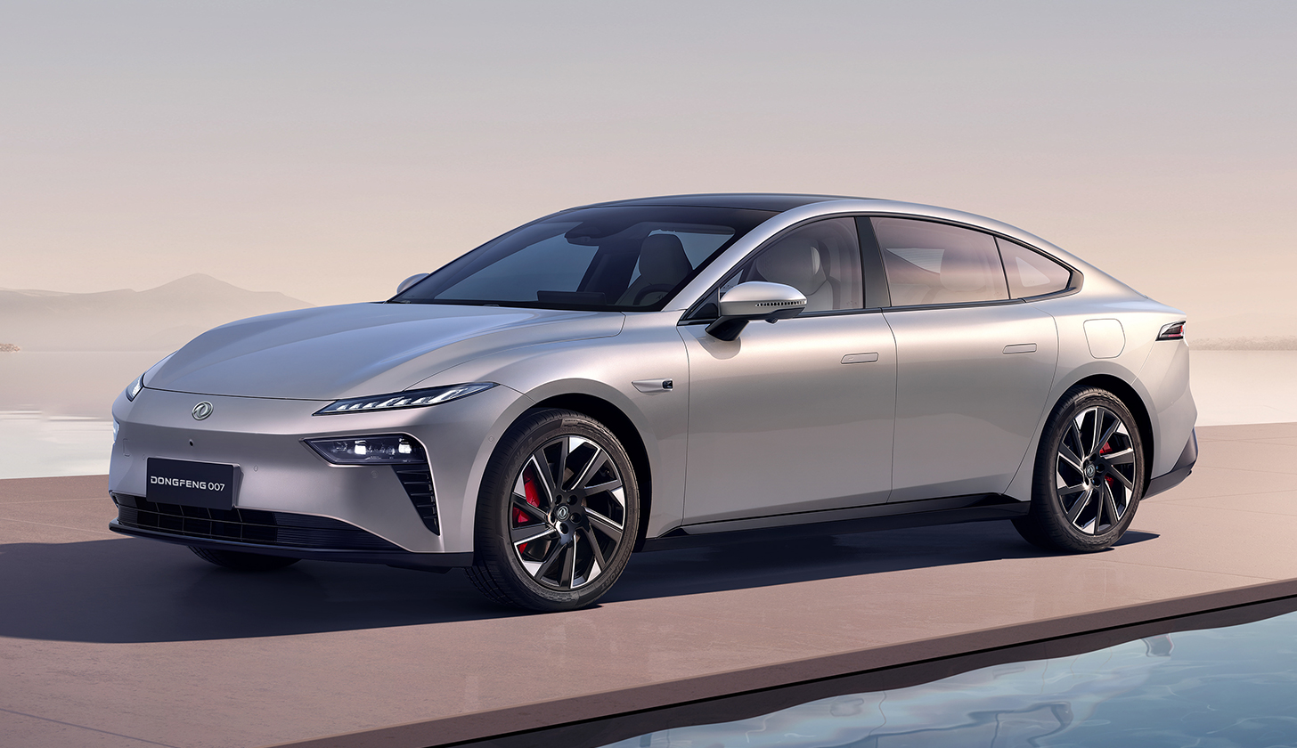 Dongfeng 007 high-performance sedan, futuristic design offering an unparalleled driving experience.